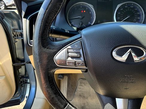 Used 2016 INFINITI Q50 Premium w/ 2.0T Premium Plus Package RWD image 17