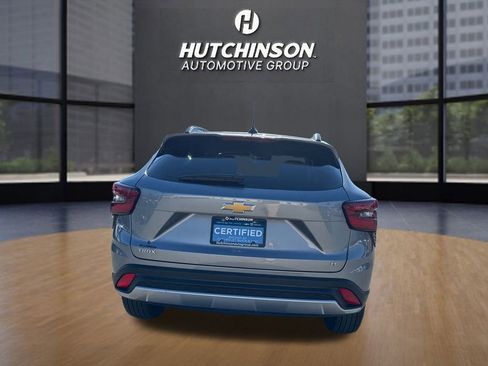 Certified 2025 Chevrolet Trax LT w/ LT Convenience Package image 4