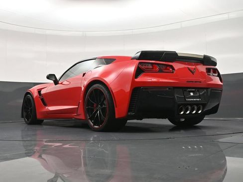 Used 2018 Chevrolet Corvette Grand Sport RWD image 27