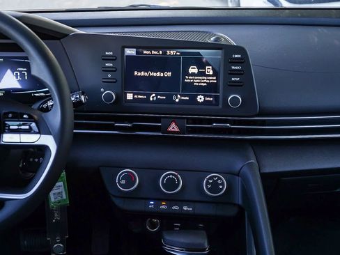 New 2026 Hyundai Elantra SE image 15