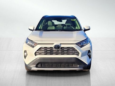 Used 2019 Toyota RAV4 Limited image 11