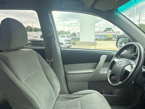 Used 2011 Toyota Highlander 2WD image 15