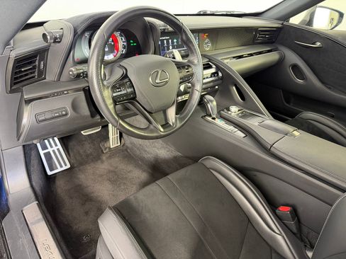 Used 2018 Lexus LC 500 Coupe w/ Sport Package image 4