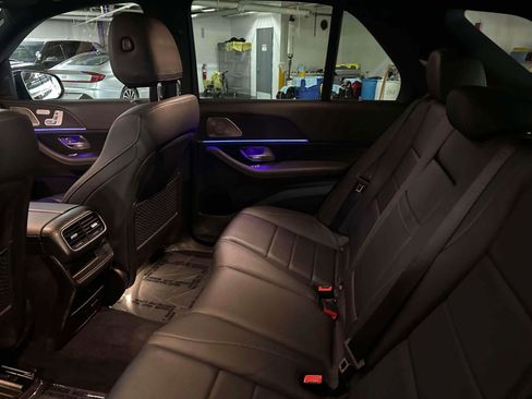 Used 2022 Mercedes-Benz GLE 350 4MATIC w/ Premium Package image 9