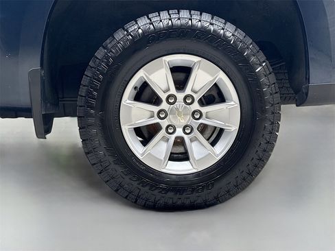 Used 2020 Chevrolet Silverado 1500 LT w/ Convenience Package image 31