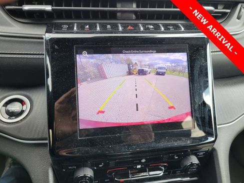 Used 2024 Jeep Grand Cherokee Altitude AWD/4WD image 10