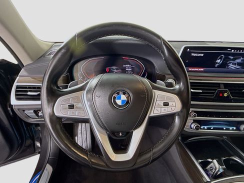 Used 2022 BMW 740i RWD image 13