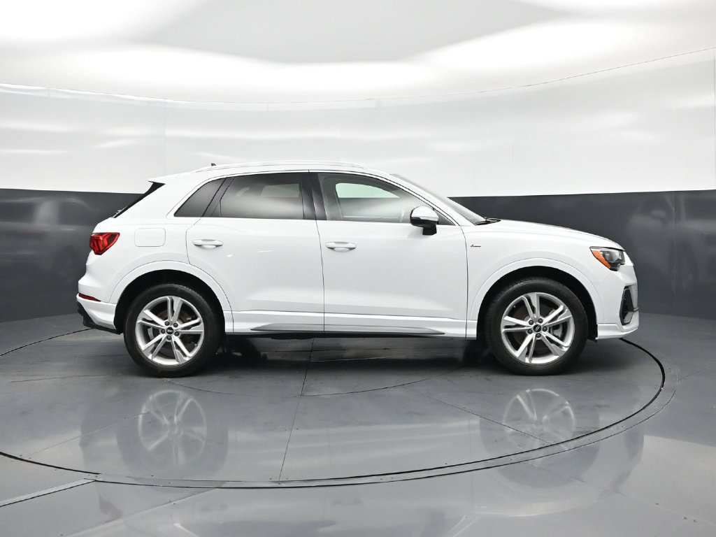 Used 2021 Audi Q3 2.0T Premium w/ Convenience Package AWD/4WD image 22