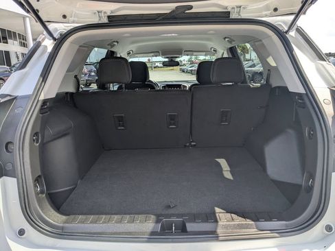 Used 2024 GMC Terrain SLE FWD image 13