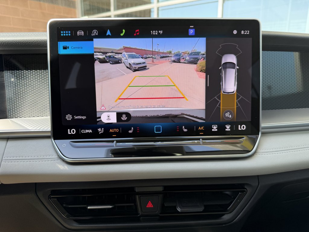 Used 2025 Volkswagen Tiguan SE w/ Panoramic Sunroof Package AWD/4WD image 18