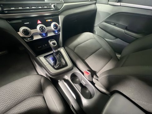 Used 2019 Hyundai Elantra SE w/ Cargo Package FWD image 25