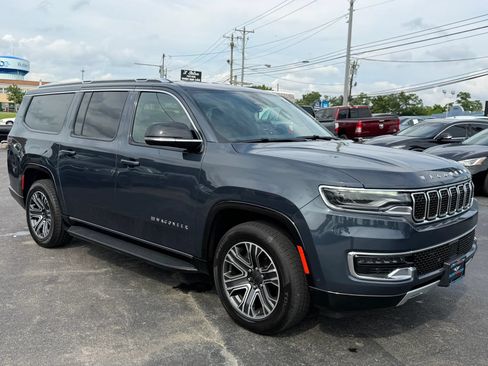 Used 2024 Jeep Wagoneer L Series II w/ Flexible Seating Group RWD image 68