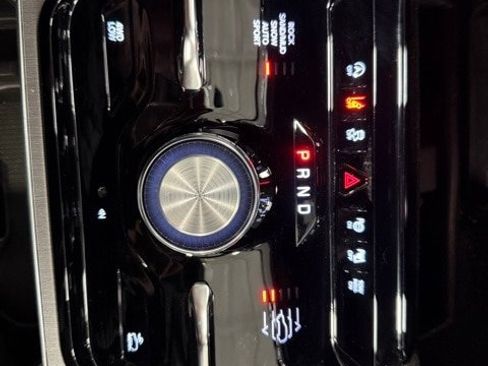 New 2025 Jeep Wagoneer Series III w/ Premium Group I image 17