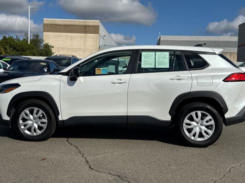 Certified 2024 Toyota Corolla Cross L image 9