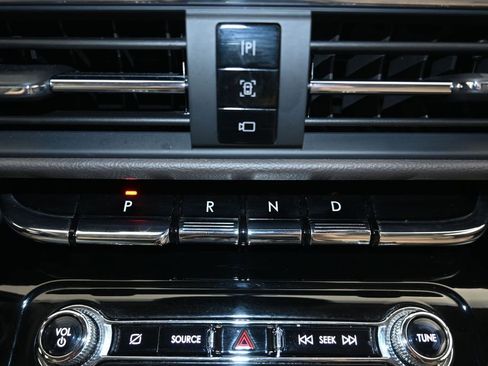 Used 2022 Lincoln Corsair Reserve w/ Elements Package FWD image 18