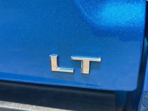 Used 2023 Chevrolet Colorado LT w/ LT Convenience Package II AWD/4WD image 32