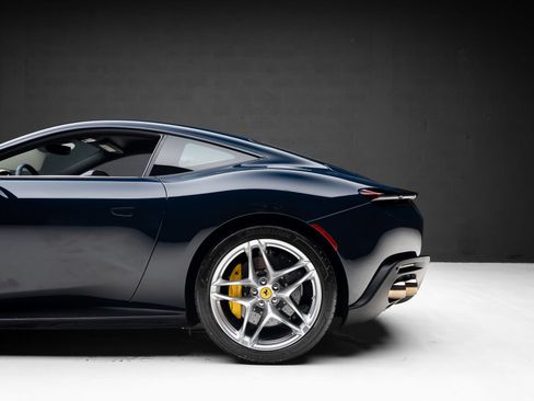 Used 2023 Ferrari Roma RWD image 21