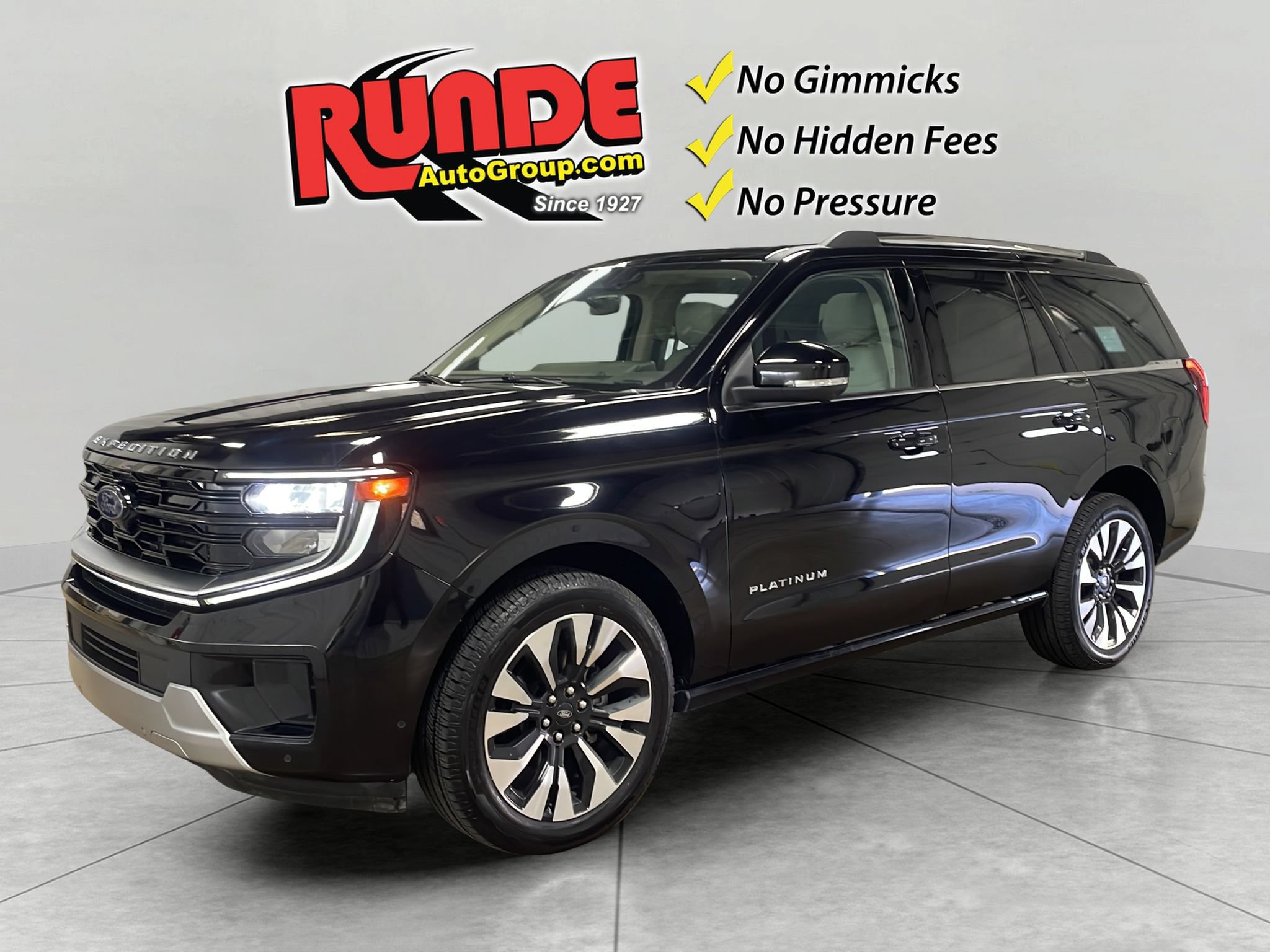 Used 2025 Ford Expedition Platinum w/ Driver's Package AWD/4WD image 1