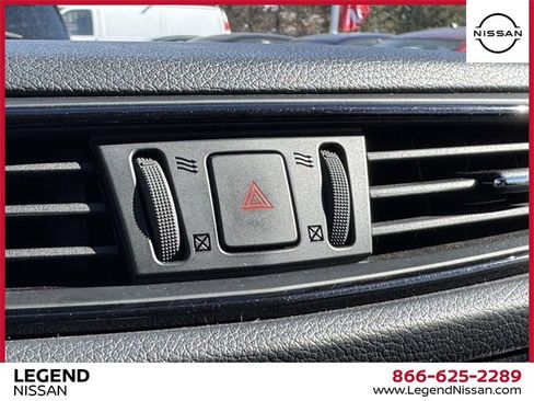 Used 2018 Nissan Rogue SV w/ Premium Package image 30