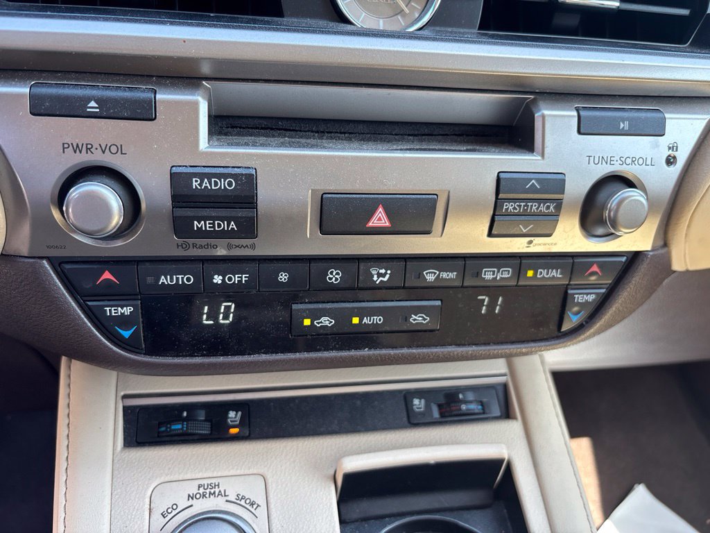 Used 2016 Lexus ES 350 w/ Premium Package w/Wood Trim FWD image 25