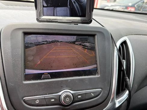 Used 2021 Chevrolet Equinox LT FWD image 6