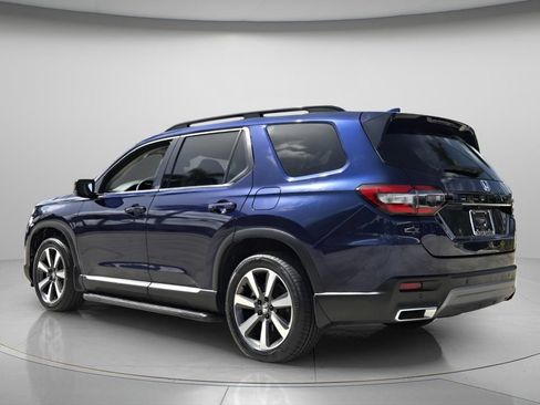 Used 2023 Honda Pilot Touring image 7