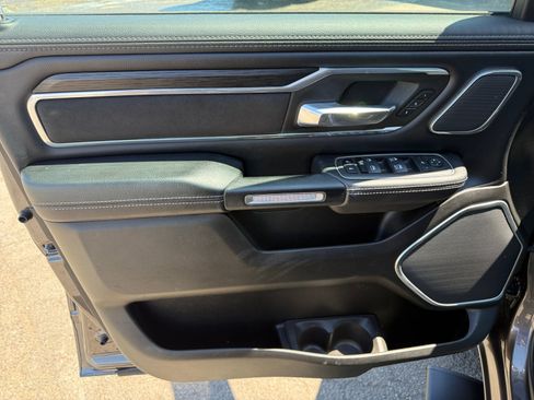 Used 2023 RAM 1500 Laramie AWD/4WD image 12