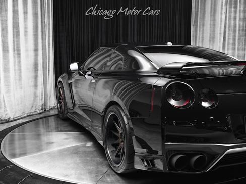 Used 2017 Nissan GT-R Premium w/ Premium Interior Package AWD/4WD image 31