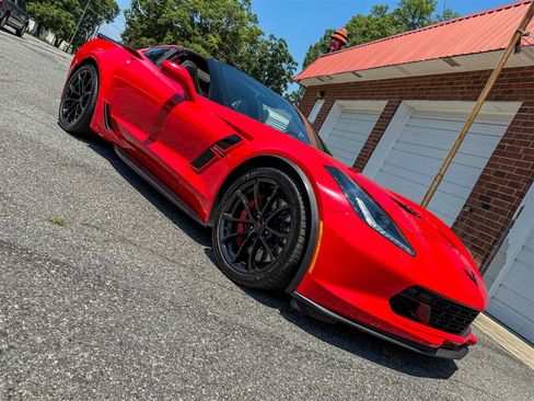 Used 2019 Chevrolet Corvette Grand Sport w/ Carbon Flash Badge Package RWD image 31