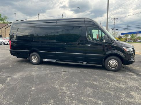Used 2020 Mercedes-Benz Sprinter 3500 image 4
