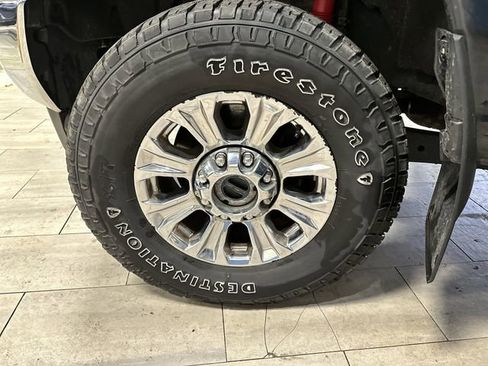 Certified 2017 Ford F250 Lariat w/ Chrome Package image 37