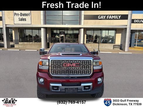 Used 2019 GMC Sierra 2500 Denali w/ Duramax Plus Package AWD/4WD image 2