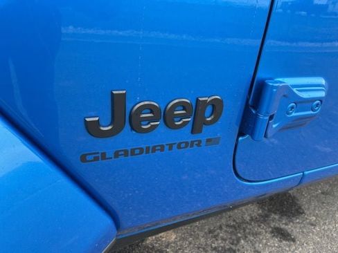 New 2026 Jeep Gladiator Sport image 10