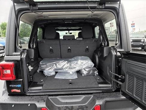 New 2022 Jeep Wrangler Unlimited Rubicon 4xe w/ Cold Weather Group image 10