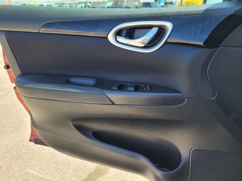 Used 2017 Nissan Sentra SV FWD image 39