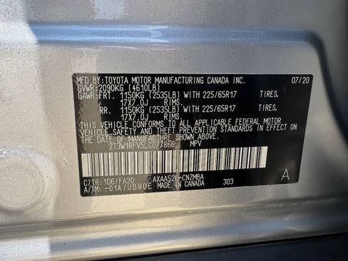 Used 2020 Toyota RAV4 XLE FWD image 10
