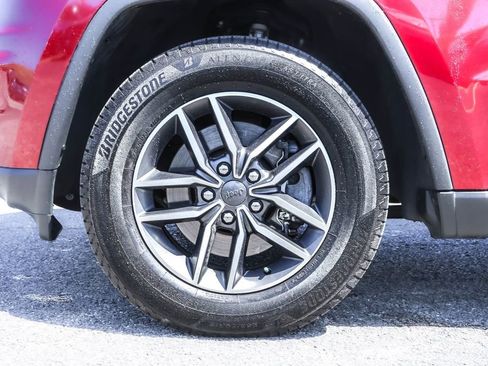 Used 2021 Jeep Grand Cherokee Limited AWD/4WD image 18