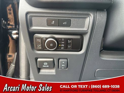 Used 2023 Ford Expedition Platinum image 18