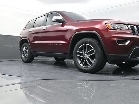 Used 2018 Jeep Grand Cherokee Limited AWD/4WD image 31