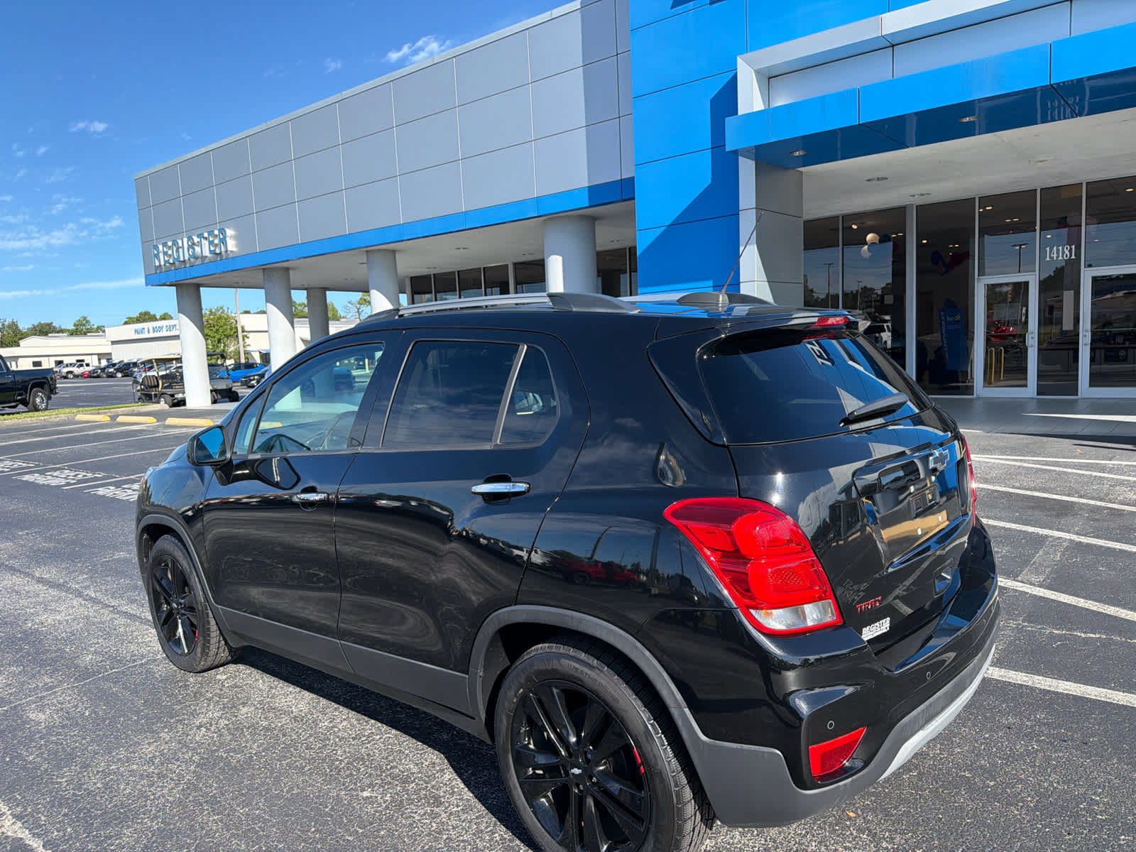 Used 2018 Chevrolet Trax LT w/ Redline Edition FWD image 3