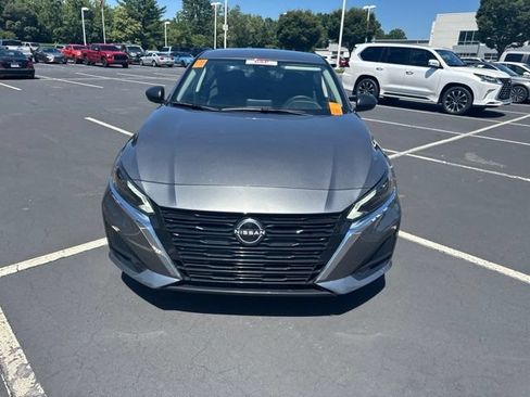 Used 2025 Nissan Altima 2.5 SV FWD image 10