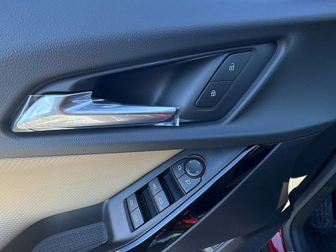 New 2025 Chevrolet Equinox ACTIV w/ Safety and Technology Package image 8