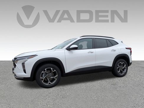 New 2025 Chevrolet Trax LT w/ Driver Confidence Package image 2