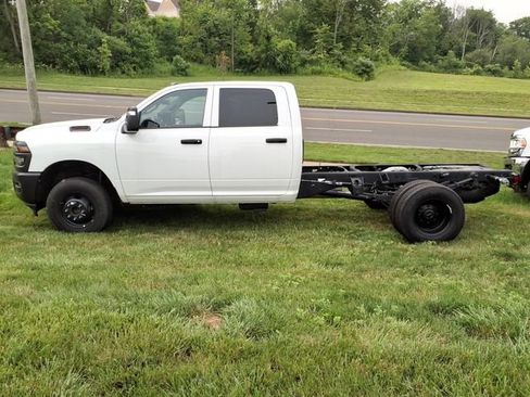 New 2026 RAM 3500 Tradesman AWD/4WD image 6