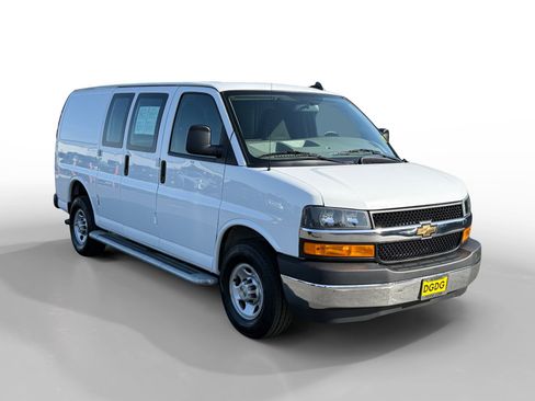 Used 2024 Chevrolet Express 2500 w/ Driver Convenience Package image 7
