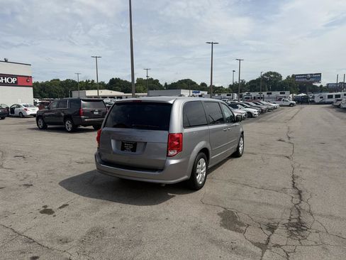 Used 2014 Dodge Grand Caravan SE w/ Quick Order Package 29E SE FWD image 3