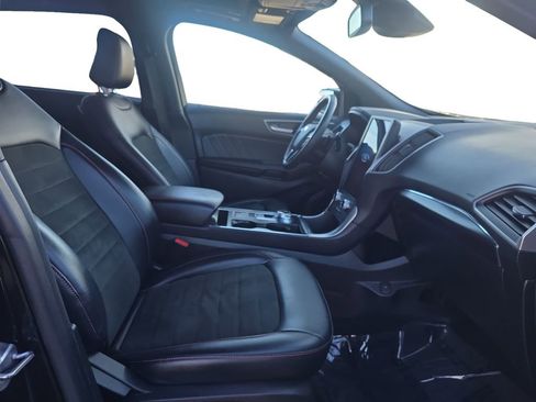 Used 2022 Ford Edge ST-Line w/ Class II Trailer Tow Package image 16