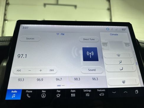 Used 2023 Ford Expedition Max XLT image 29