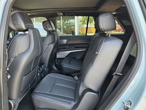 New 2026 Cadillac Vistiq Sport image 14