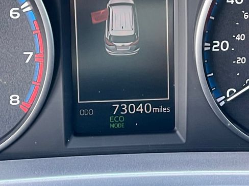 Used 2018 Toyota RAV4 LE FWD image 24